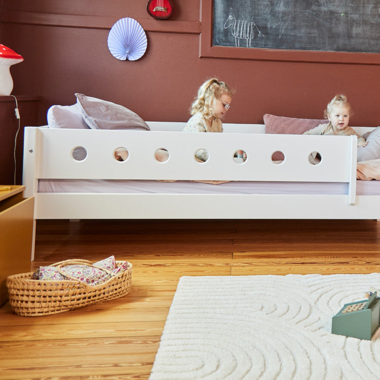 Daybed w/front safety rail 200x90cm F.Wht.+Rail F.Wht.