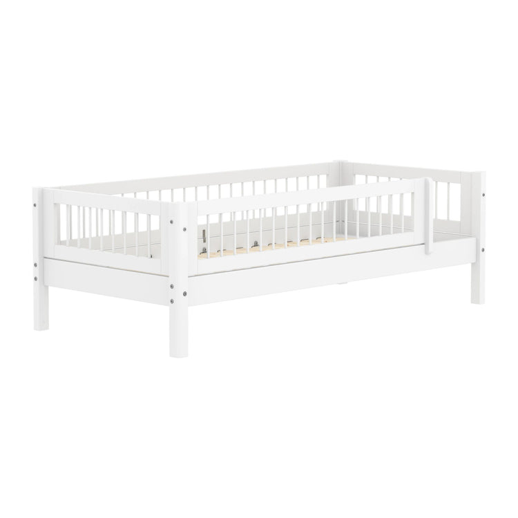 Single Bed with Crossbars and Safety Rail, 90x200 cm, White