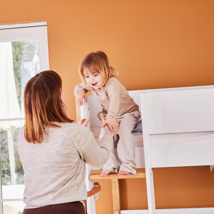 Bunk bed F.Wht. MDF 200x90  Legs Oak  Safety rail F.Wht.
