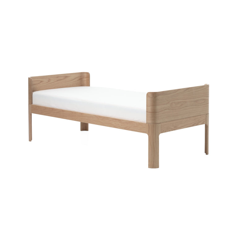 Junior bed 150x70 Oak Clear lacq. Curved headboards