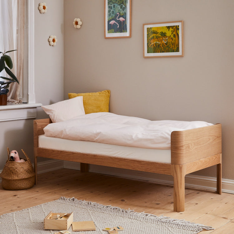 Junior bed 150x70 Oak Clear lacq. Curved headboards