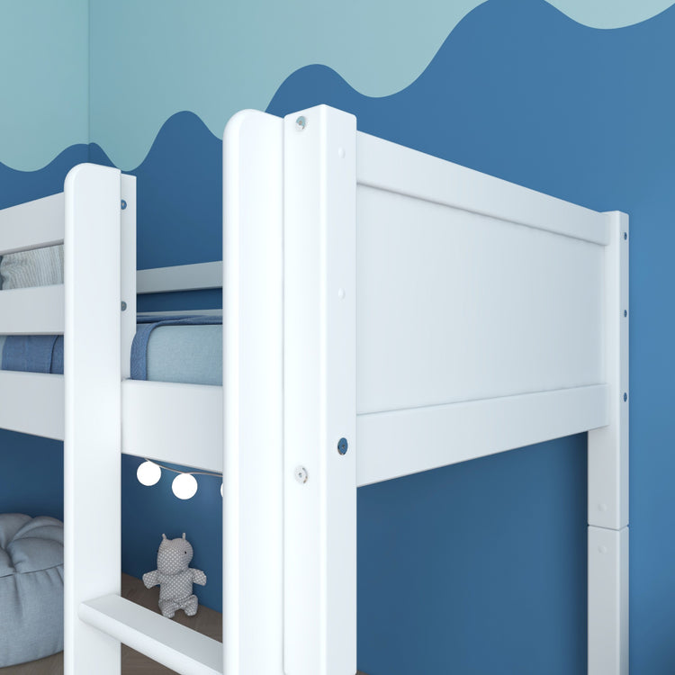 White panel midsleeper