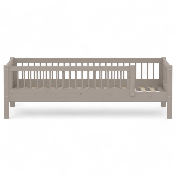 Single bed w. bars 3/4 front-back bars White. W 200x90