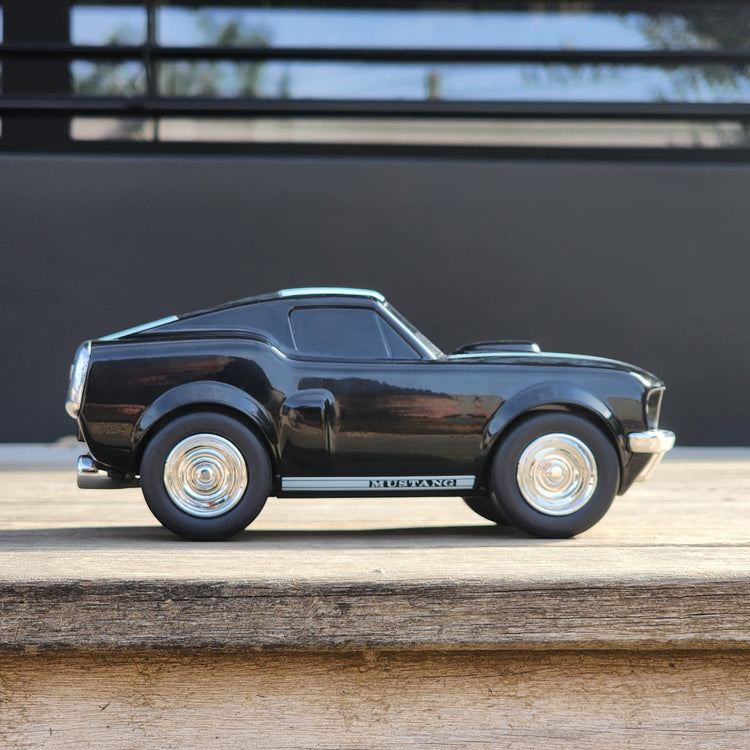 Baghera. Αγωνιστικό αυτοκίνητο Ford Mustang (μαύρο)