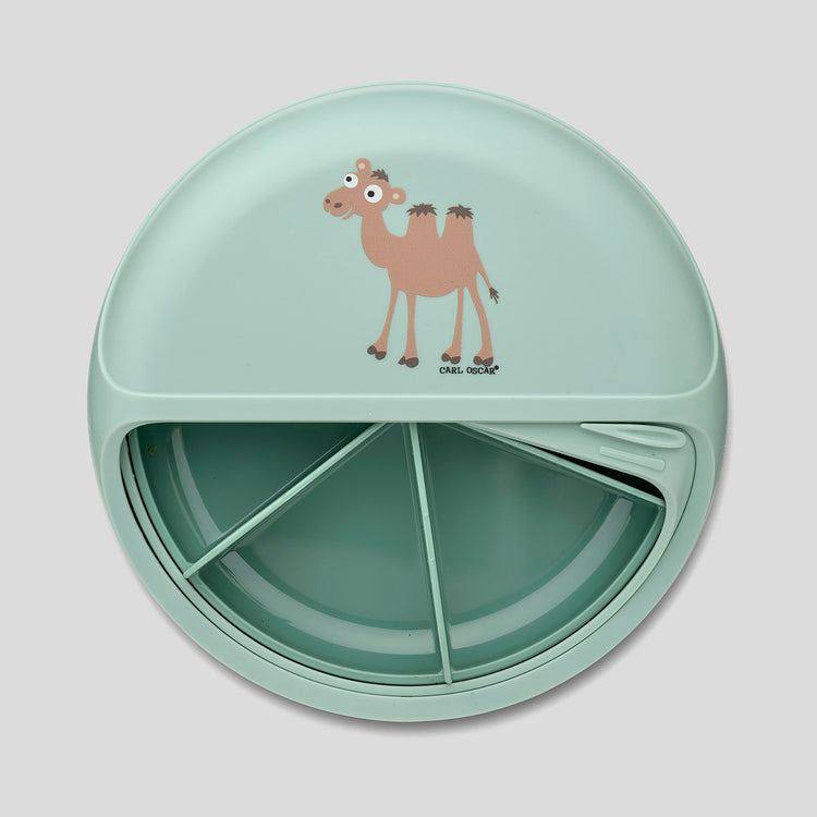 CARL OSCAR. SnackDISC™ Lunch box O15cm Camel - Green