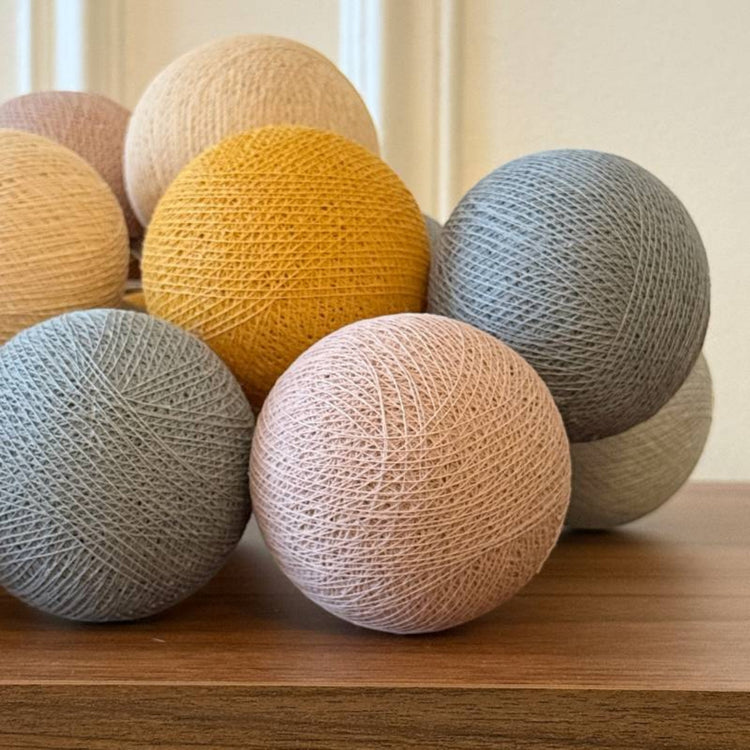 LA CASE DE COUSIN PAUL. String lights 16 balls Aube (camel, steel, pearl gray, linen, light nude)
