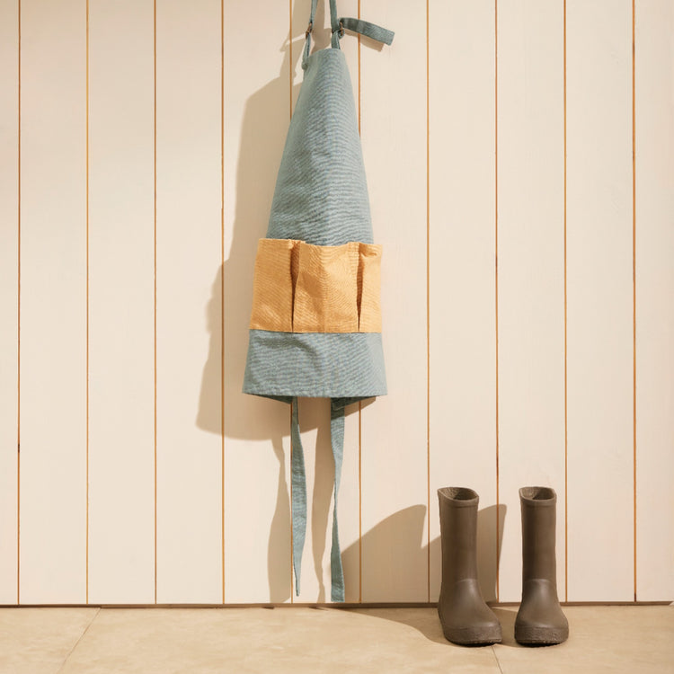 KIDS CONCEPT. Garden apron KID'S HUB
