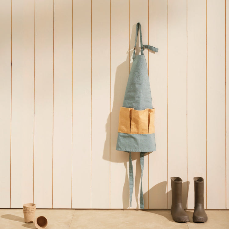 KIDS CONCEPT. Garden apron KID'S HUB