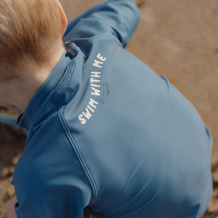 LITTLE DUTCH. Μπλουζάκι μακρυμάνικο με προστασία UV Blue Whale