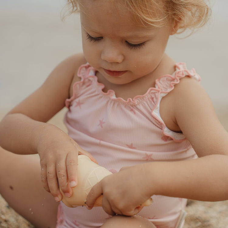 LITTLE DUTCH. Ολόσωμο μαγιό με βολάν Dreamy Seashells