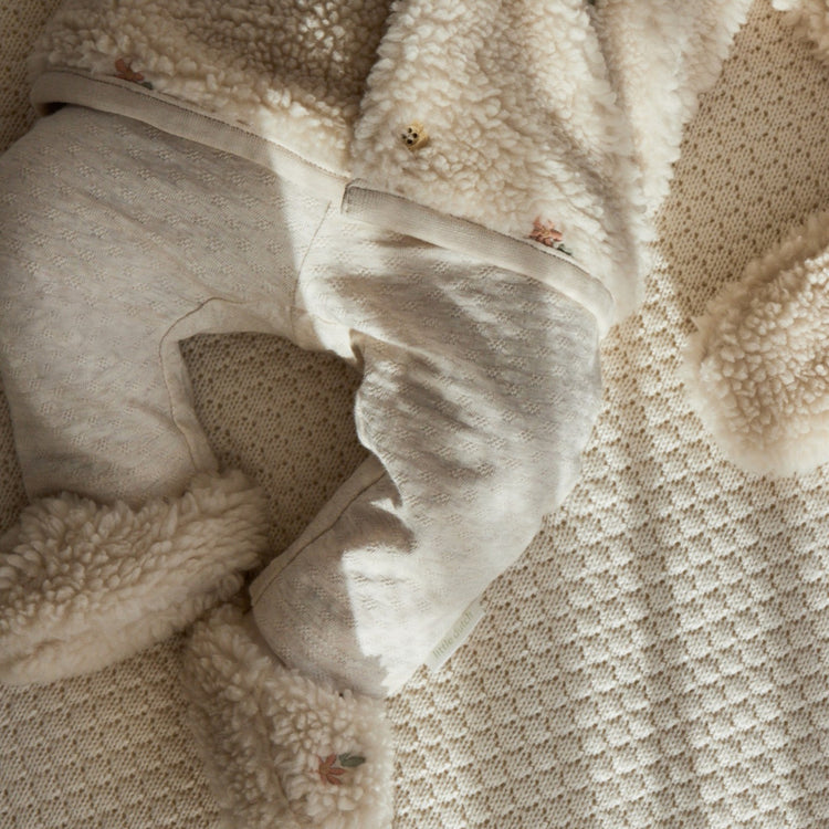 LITTLE DUTCH. Βρεφικά μποτάκια αγκαλιάς teddy Sand Flowers