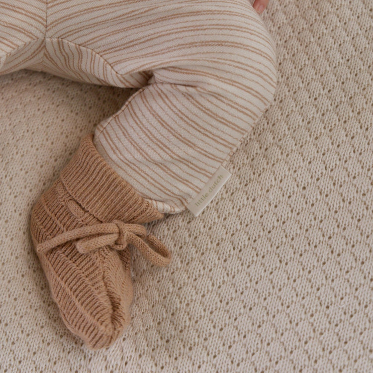 LITTLE DUTCH. Knitted booties Soft Tan