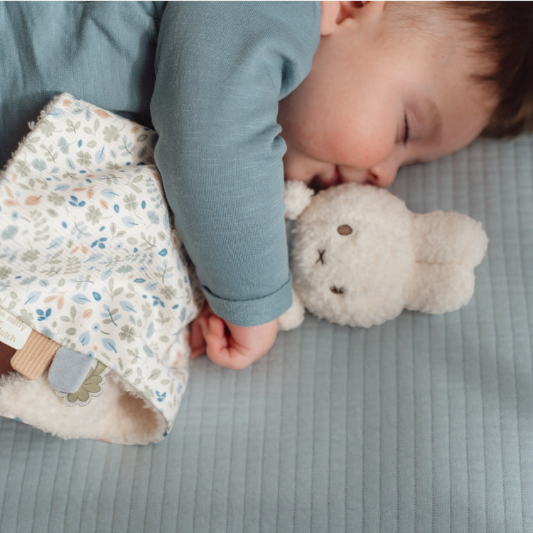 LITTLE DUTCH. Miffy Cuddle cloth - Lucky Leaves GRS