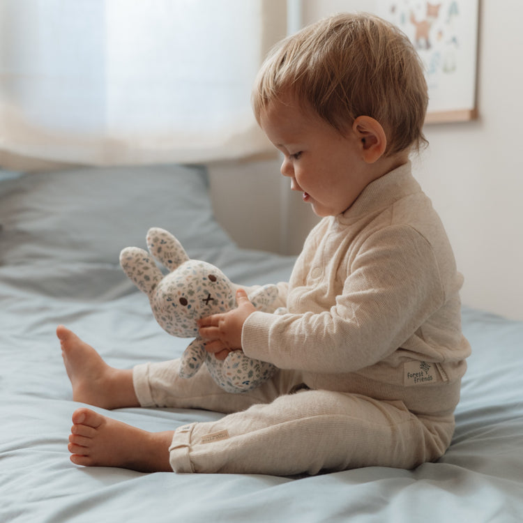 LITTLE DUTCH. Miffy Cuddle all-over print 20 cm - Lucky Leaves GRS