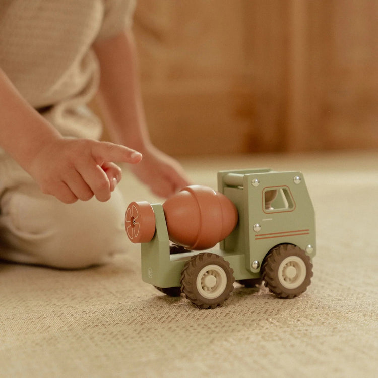 LITTLE DUTCH. Cement truck FSC