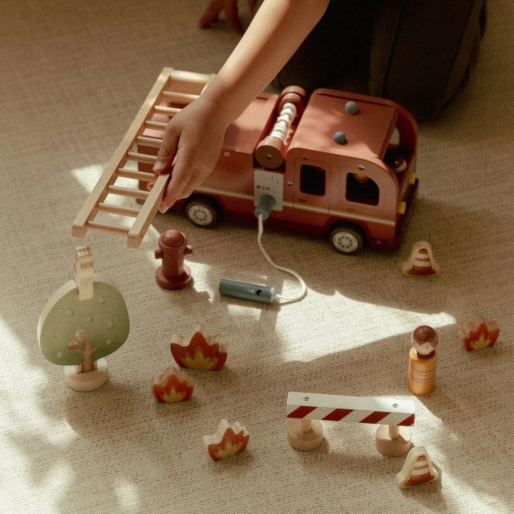LITTLE DUTCH. Fire truck set FSC