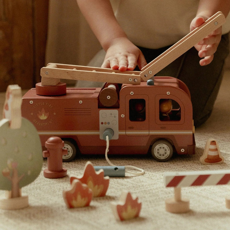 LITTLE DUTCH. Fire truck set FSC