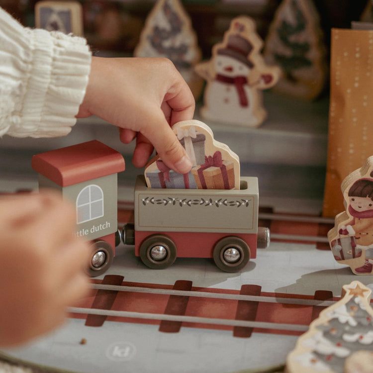 LITTLE DUTCH. Advent train track FSC