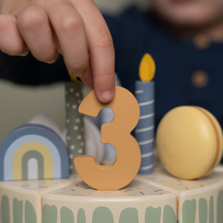 LITTLE DUTCH. Little Dutch Wooden birthday cake blue FSC