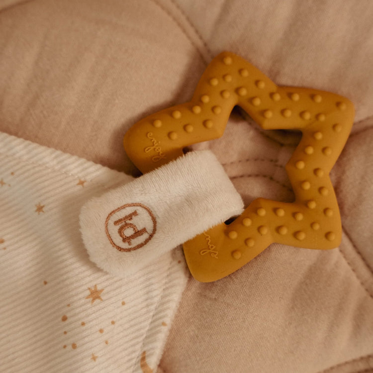 LITTLE DUTCH. Cuddle Cloth with teething ring Newborn Naturals