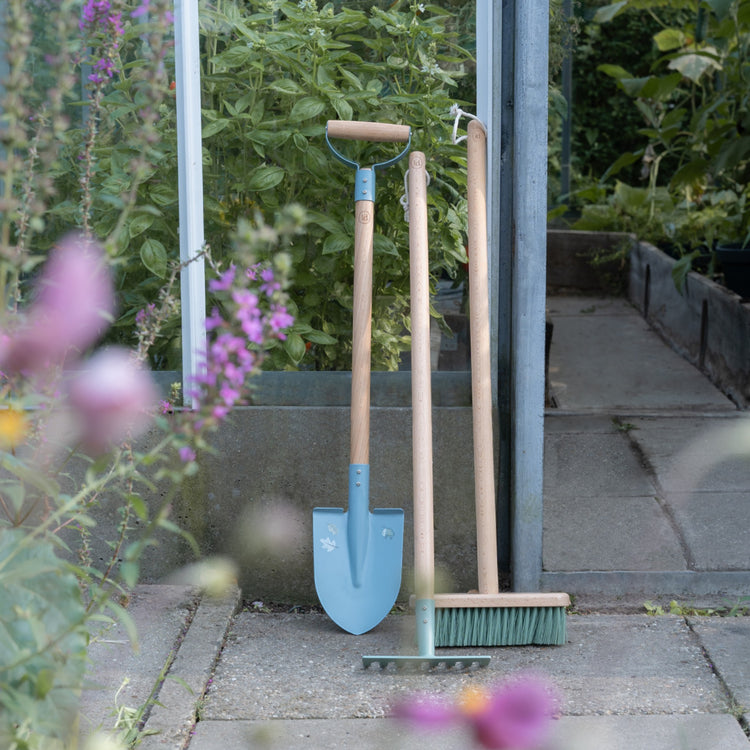 LITTLE DUTCH. Rake - Forest Friends FSC