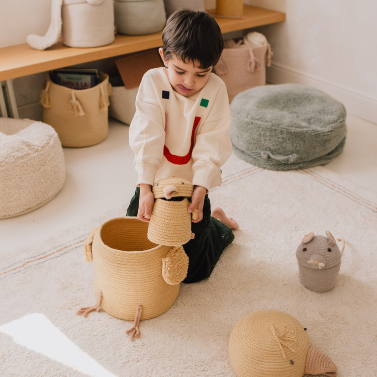 Lorena Canals. Basket Mini Charlie the Chicken