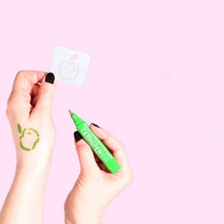 NAILMATIC. Tattoopen duo set New York by Jo Little