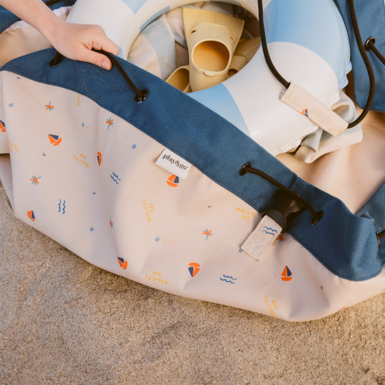 PLAY&GO. 2 in 1 storage bag and playmat. Outdoor Magical Days