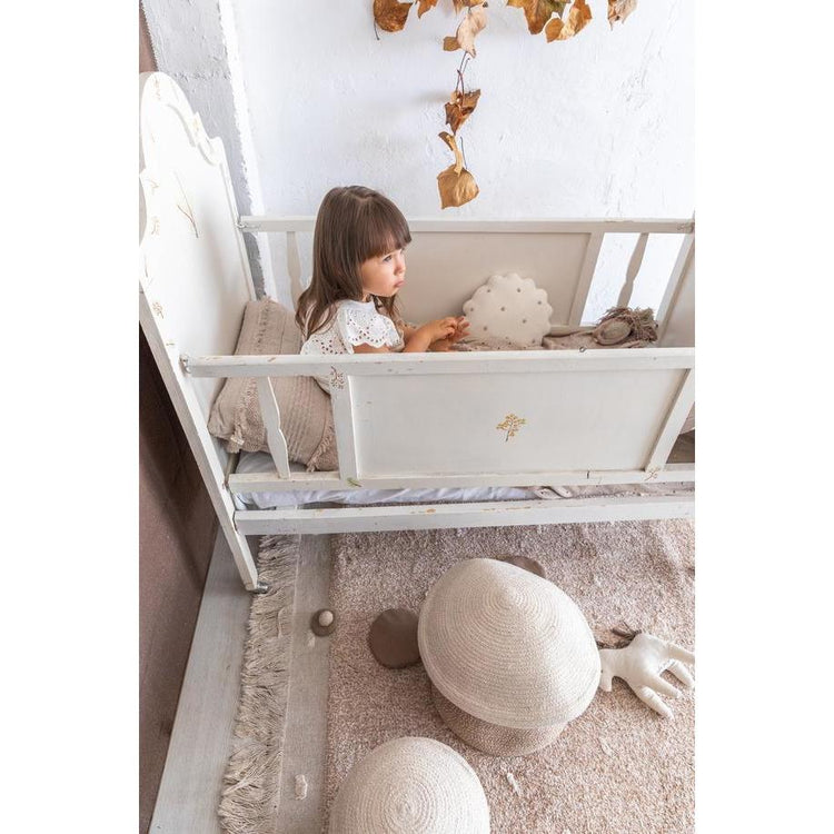 Lorena Canals. Basket Mama Mushroom 33x38