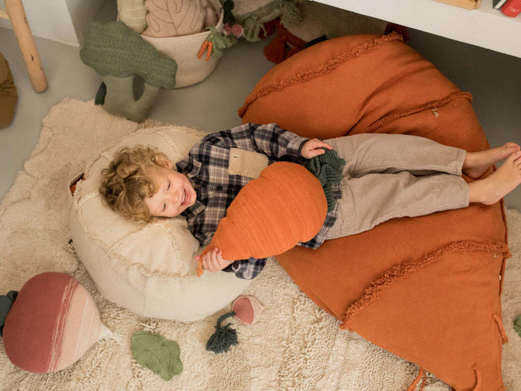 Lorena Canals. Knitted Cushion Cathy The Carrot