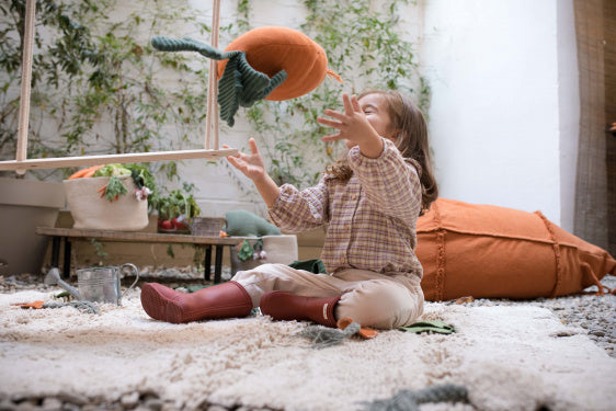 Lorena Canals. Knitted Cushion Cathy The Carrot