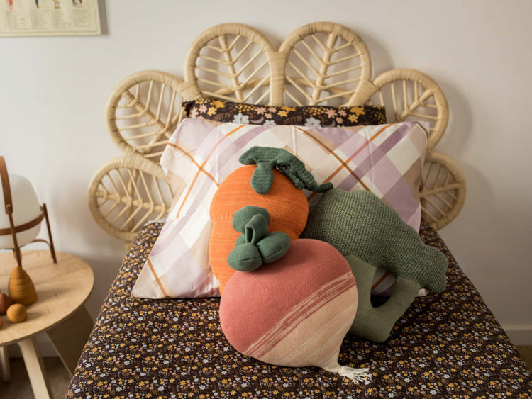 Lorena Canals. Knitted Cushion Cathy The Carrot