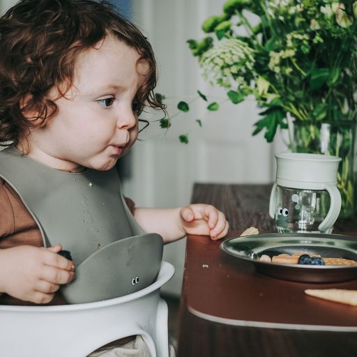 NOUI NOUI. Silicone Bib - Dusty olive