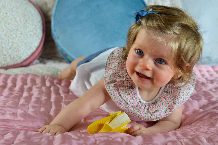 OLI&CAROL. Baby teether - Ana Banana