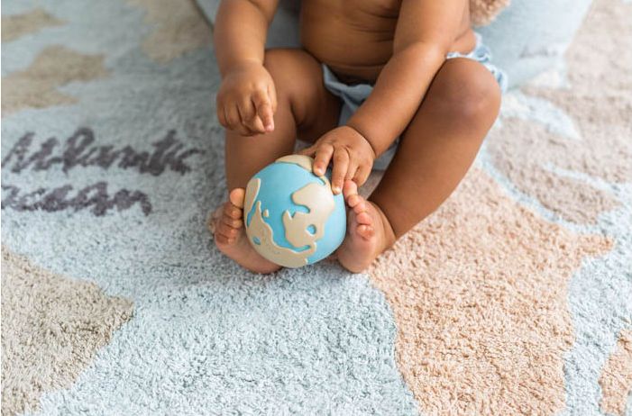 OLI&CAROL. Natural Rubber Teether Globe Earthy the Ball.