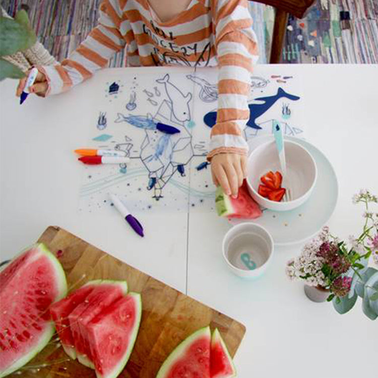 SUPER PETIT. Colouring placemat Artiste on an Iceberg