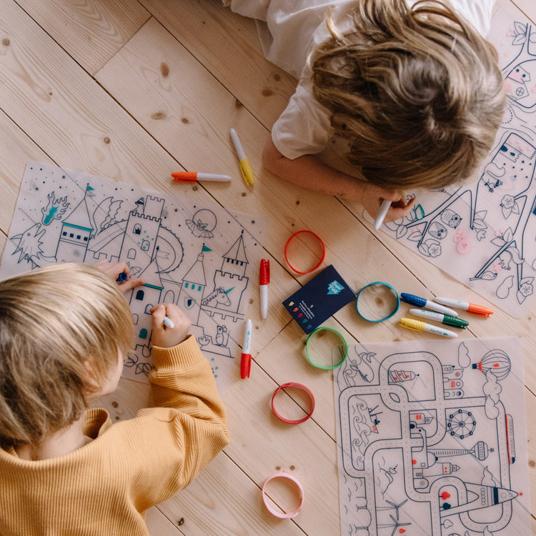 SUPER PETIT. Colouring placemat Artiste Dream Van